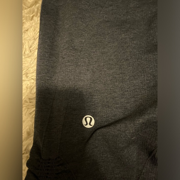 Lululemon Athletica Cropped Leggings - Picture 4 of 4